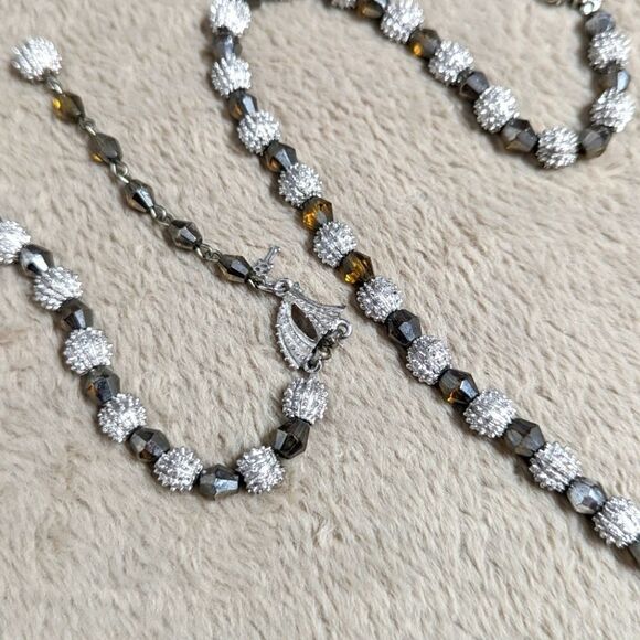 Vintage Trifari Crown 1962 White Rhodium Beaded Necklace "Electra Collection" - Picture 9 of 15